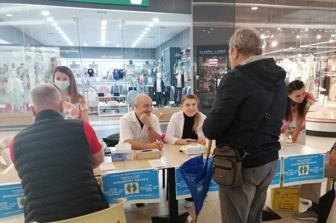 Peste 300 de spirometrii gratuite efectuate în mall-uri, în Campania Antifumat