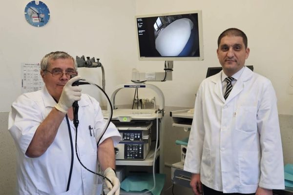 Corp străin (os de peste 1 cm) extras cu succes din plămânul unui pacient, de echipa medicală a Spitalului de Pneumoftiziologie Sibiu