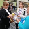 Mere în schimbul țigărilor, oferite sibienilor în Campania Antifumat „Respiră liber”